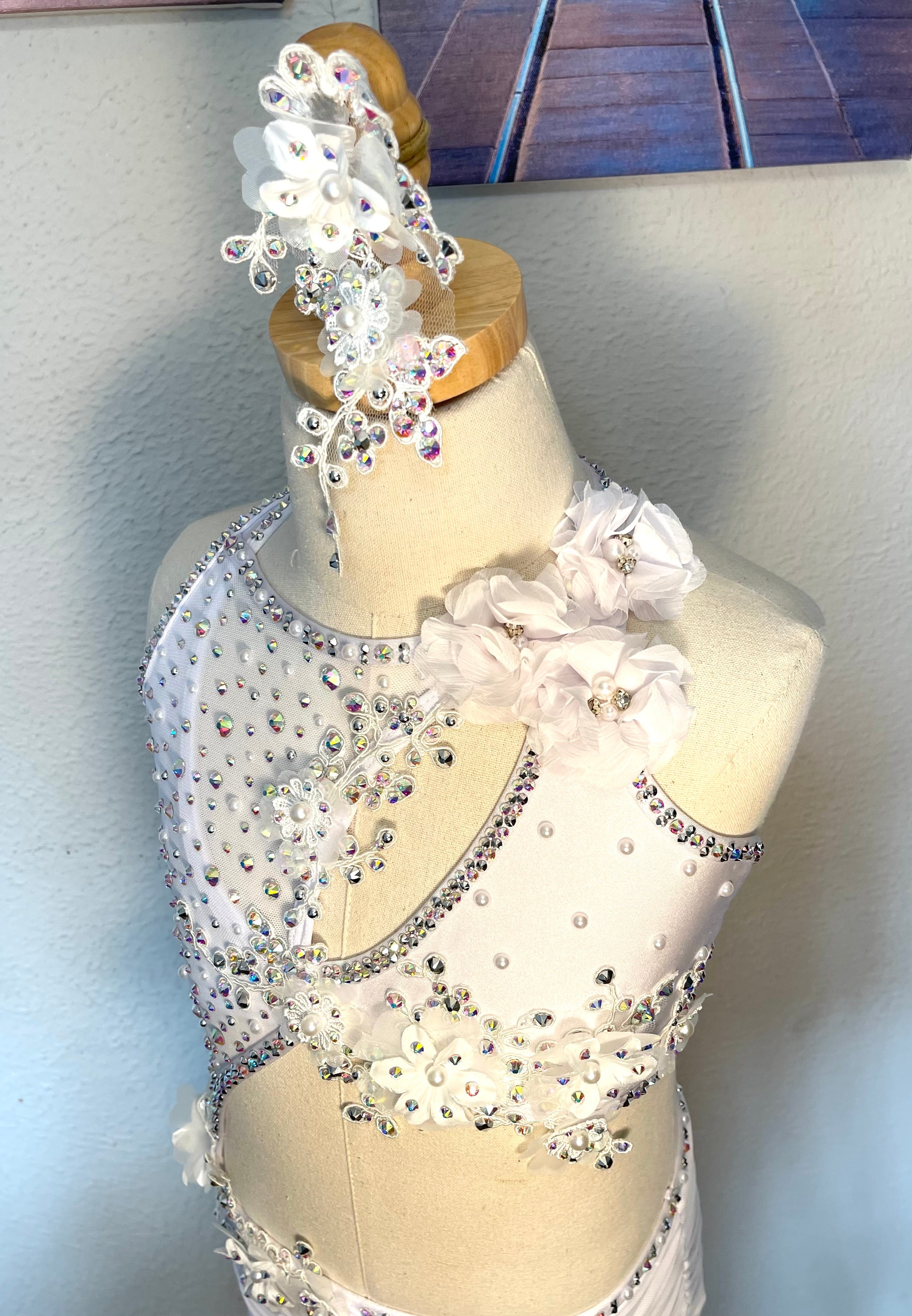 Child Medium/Large White Lyrical Dance Costume