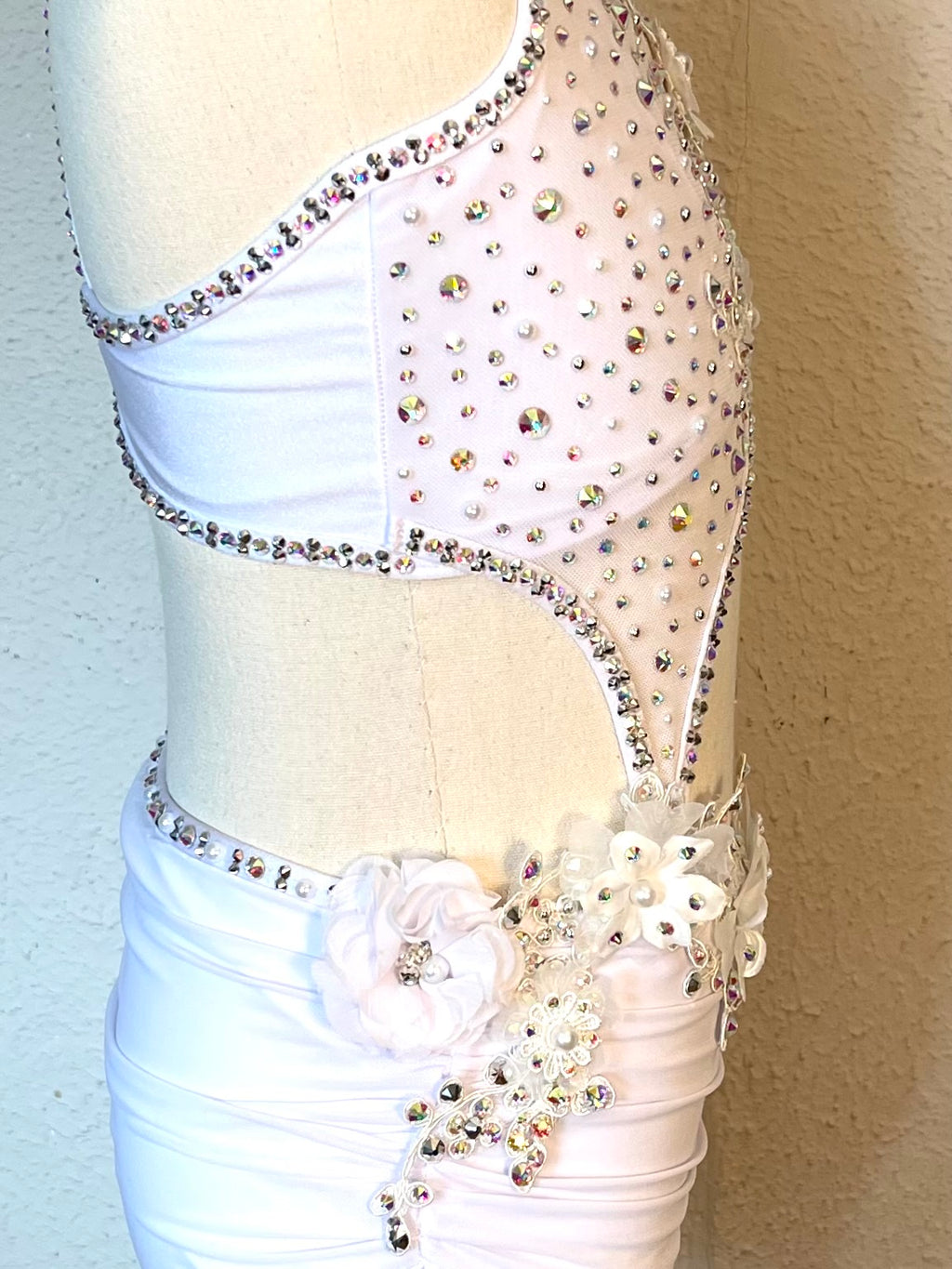 Child Medium/Large White Lyrical Dance Costume