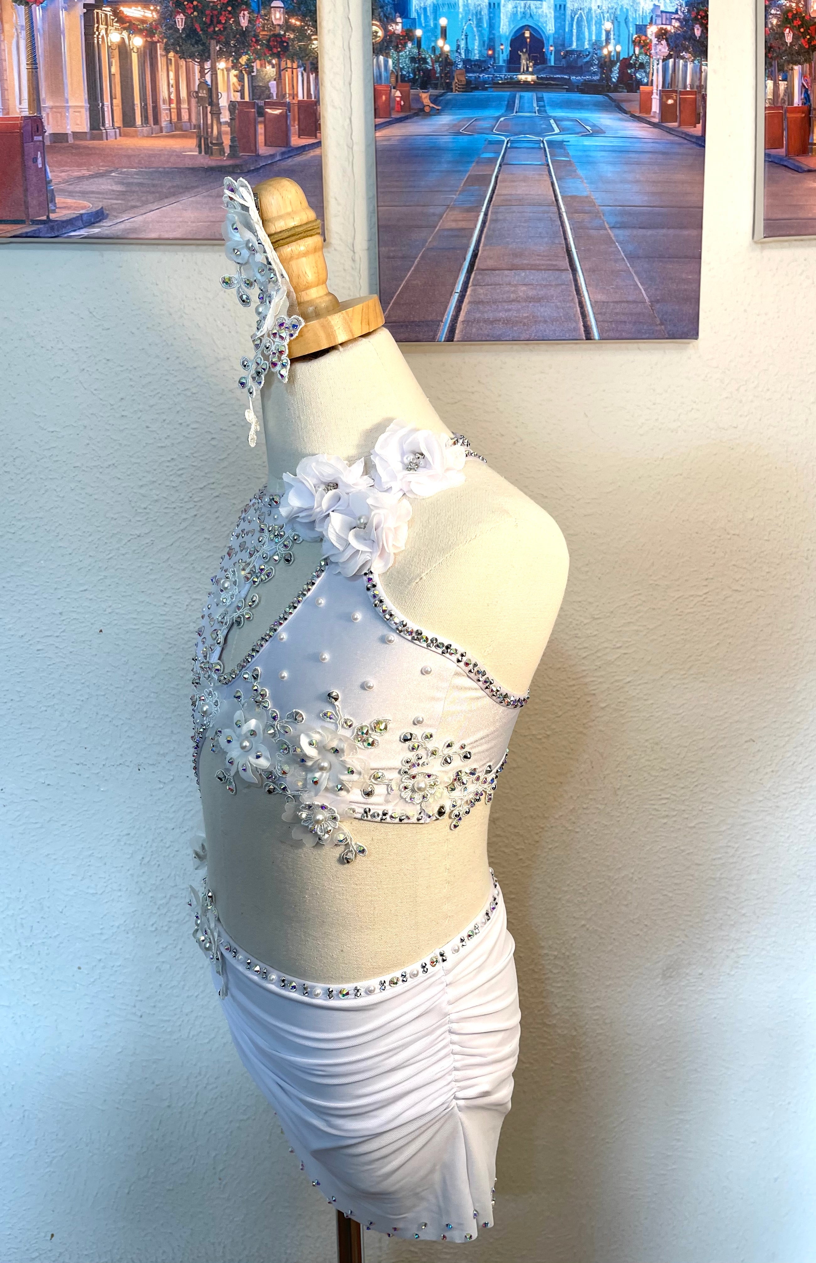 Child Medium/Large White Lyrical Dance Costume
