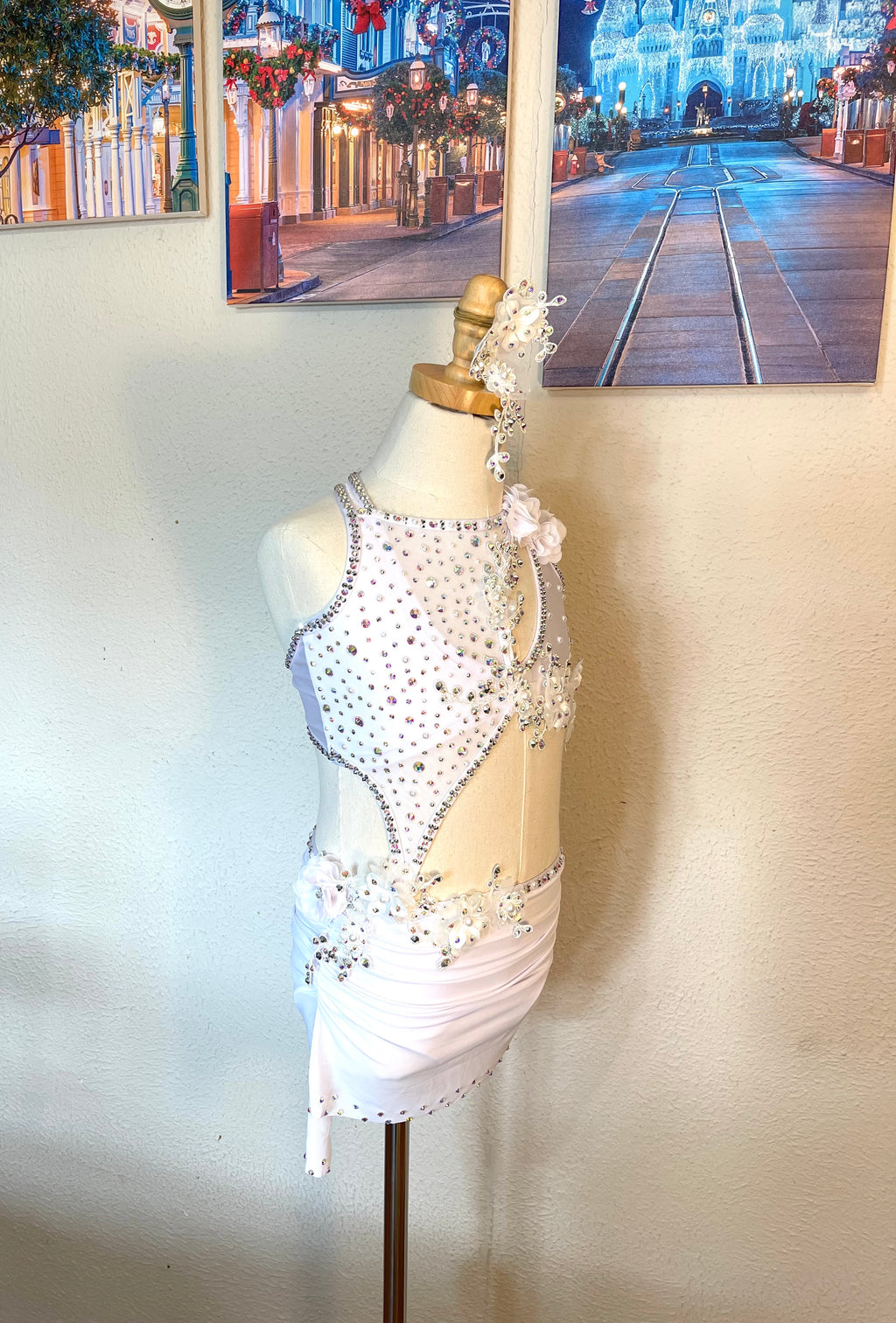 Child Medium/Large White Lyrical Dance Costume